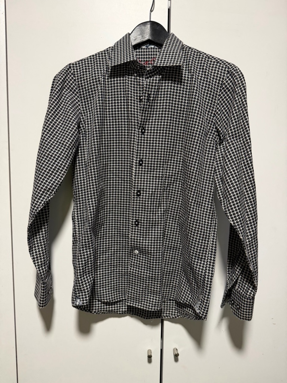 Robert Graham Black & White Geometric Button-Up Shirt